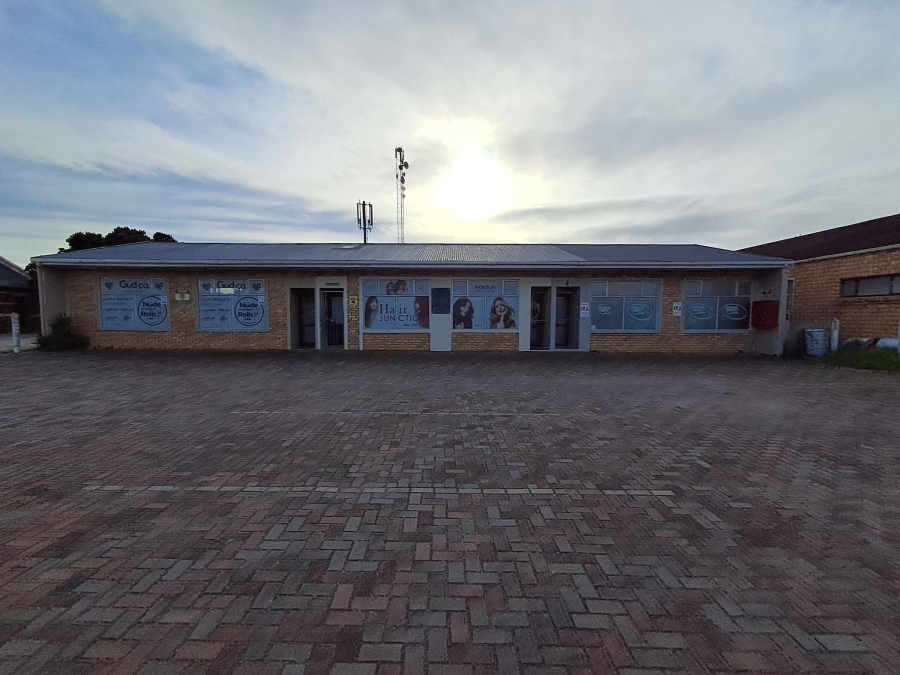 Commercial Property for Sale in Wavecrest Eastern Cape